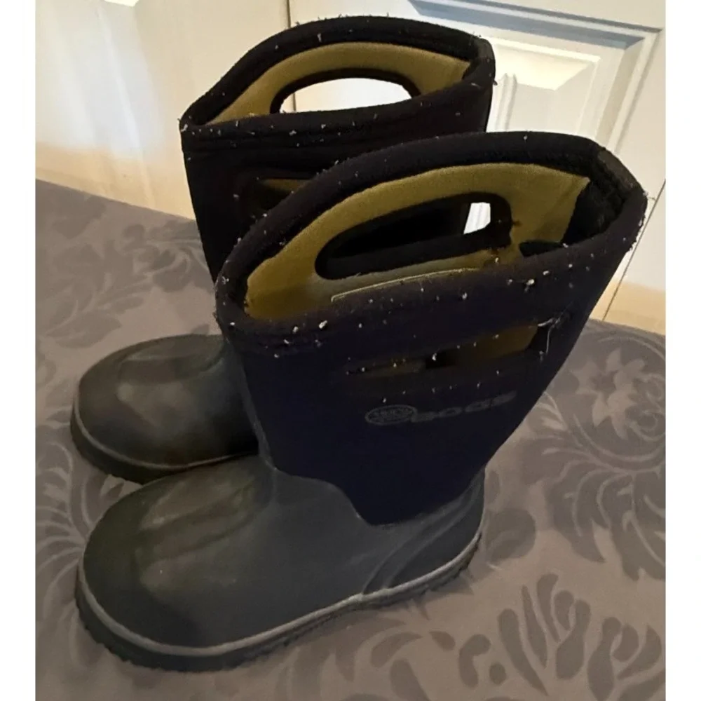 BOGS Classic High 52065 Youth 13 Black Waterproof Winter Snow Boots